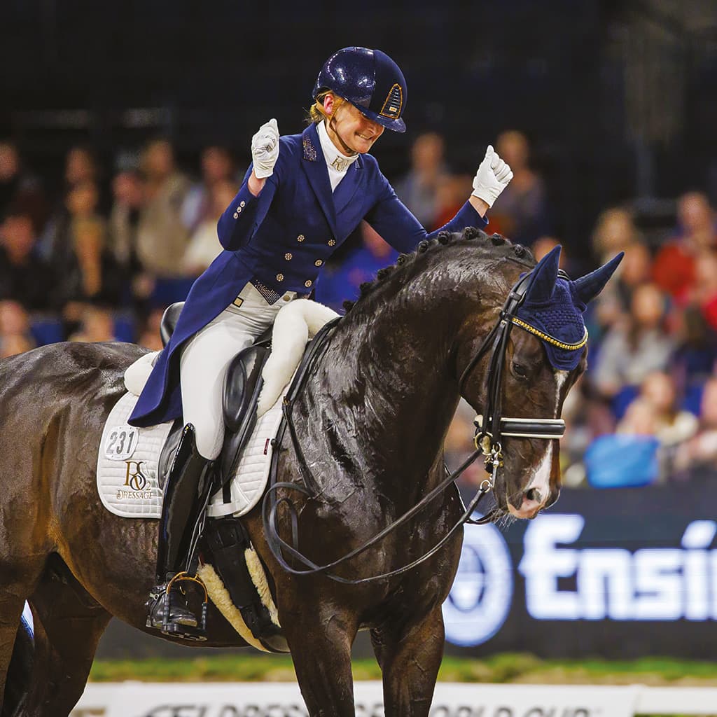 Marieke van der Putten riding in Erreplus Saddle